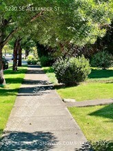 5230 SE Alexander St in Hillsboro, OR - Building Photo - Building Photo