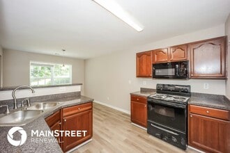 4614 Raven Wood Loop in Union City, GA - Building Photo - Building Photo
