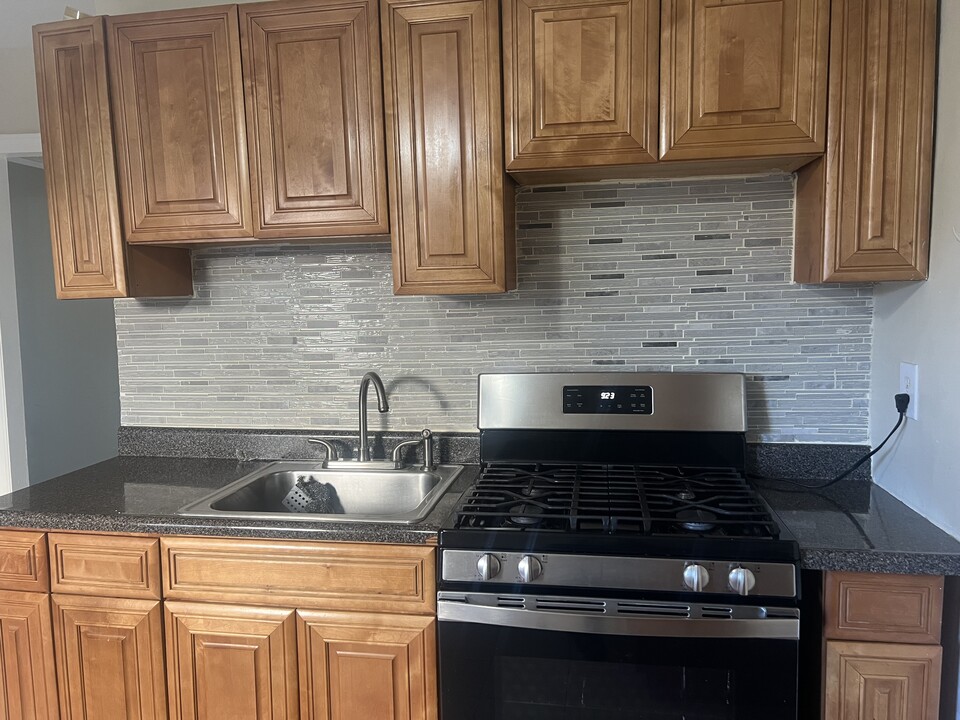 54 Murray Ave, Unit 1 BR in private house in Yonkers, NY - Foto de edificio