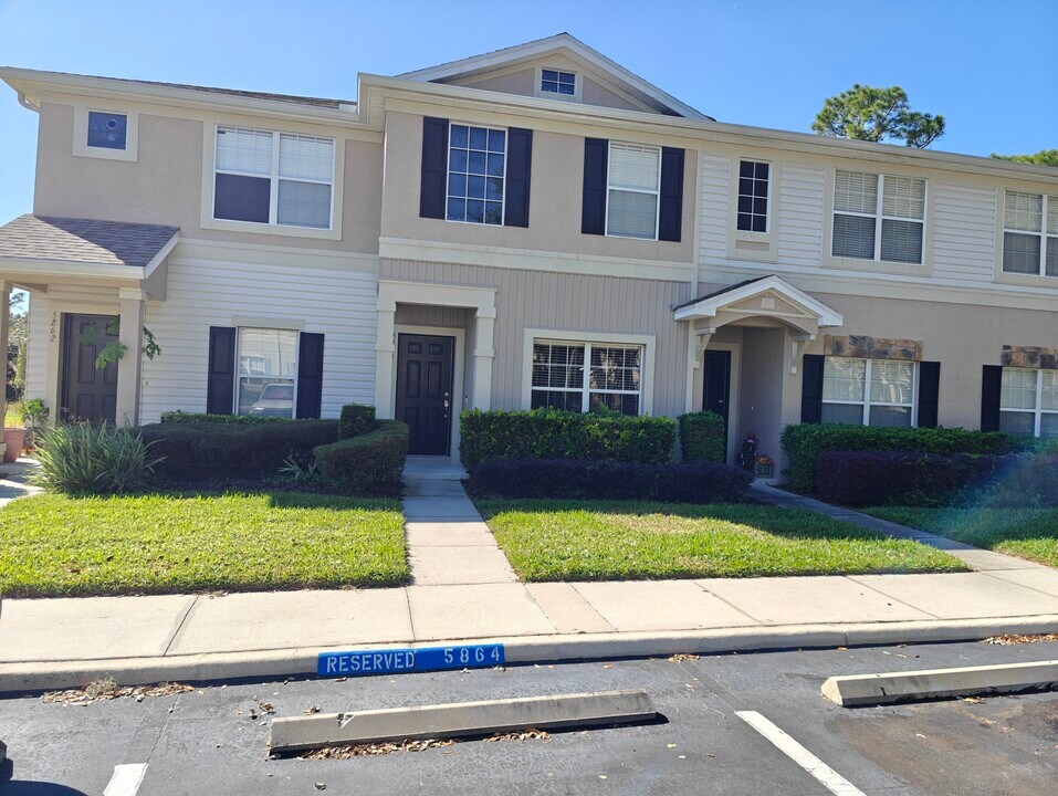 5864 Fishhawk Ridge Dr in Lithia, FL - Building Photo