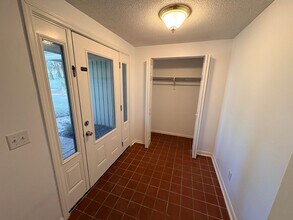 44 Oakview Rd in Hilton Head Island, SC - Building Photo - Building Photo