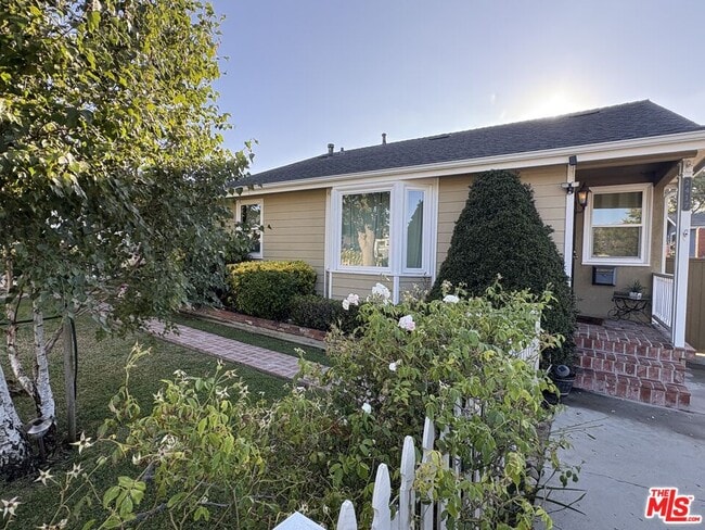 2417 Andreo Ave in Torrance, CA - Building Photo - Building Photo