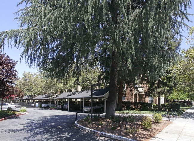 Gadberry Courts Apartments in San Jose, CA - Building Photo - Building Photo