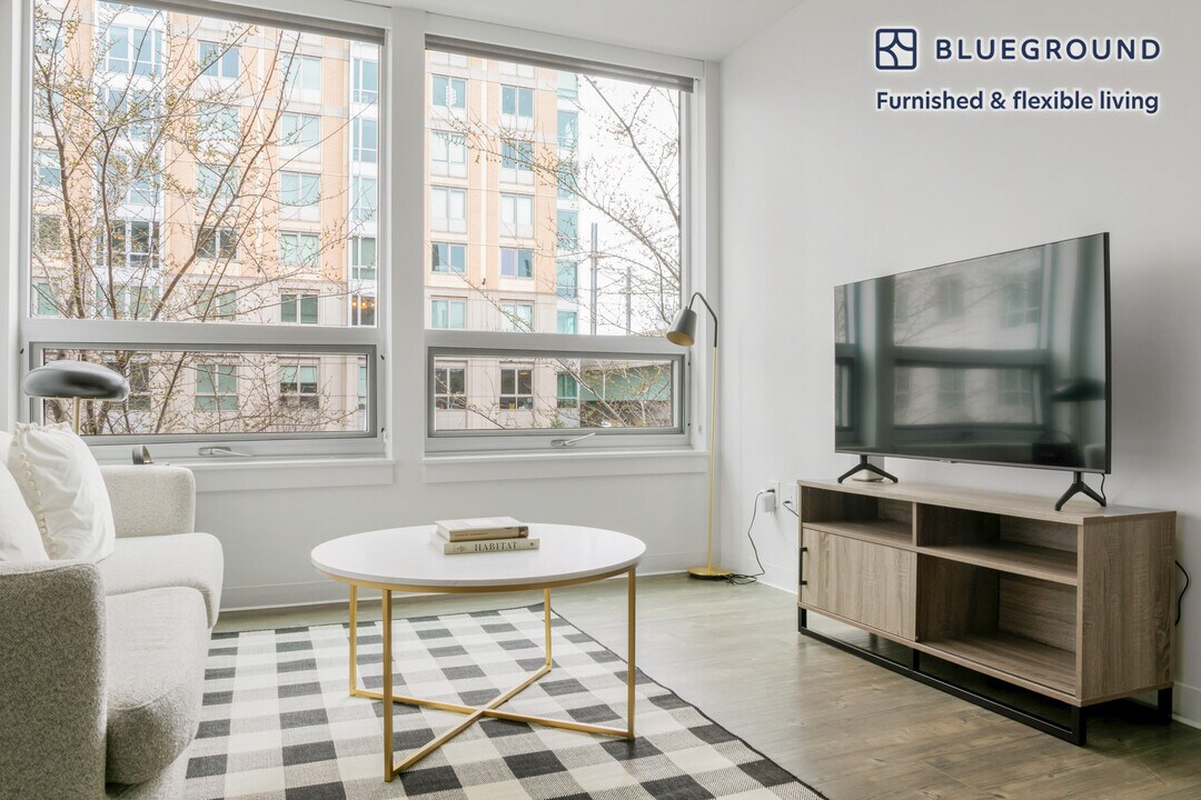 2 Leighton St in Cambridge, MA - Building Photo