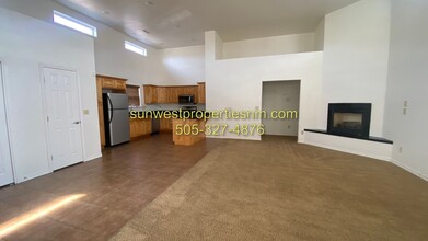 3900 205 N Butler Ave in Farmington, NM - Building Photo - Building Photo