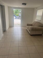 611 S 24th Ave in Hollywood, FL - Foto de edificio - Building Photo