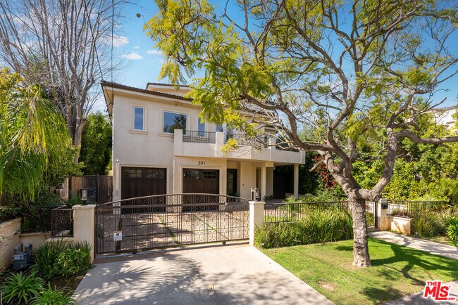 391 S Saltair Ave in Los Angeles, CA - Building Photo - Building Photo