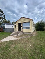 453 Hovey St in Gary, IN - Building Photo