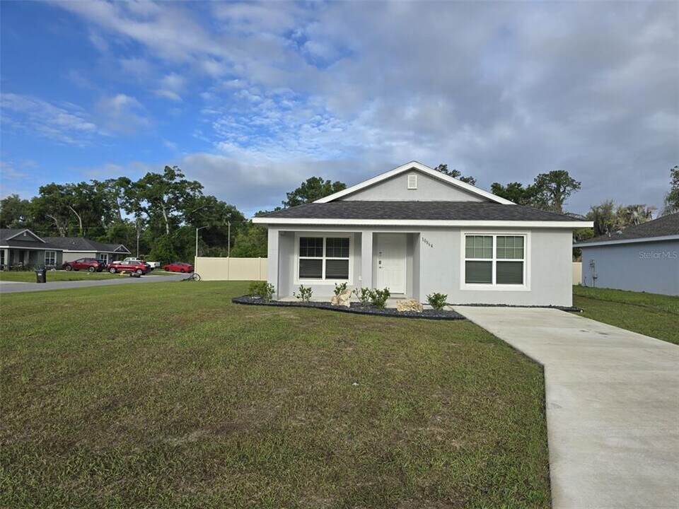 10864 SE 66th Terrace in Belleview, FL - Building Photo