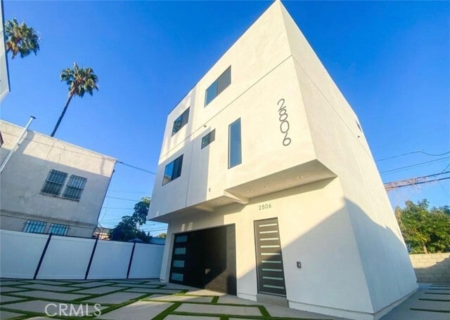 property at 2806 S Palm Grove Ave