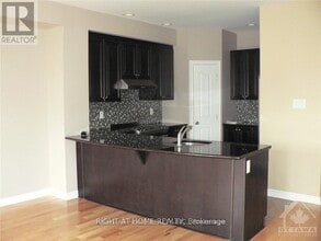 476 Foxhall Way in Ottawa, ON - Building Photo - Building Photo