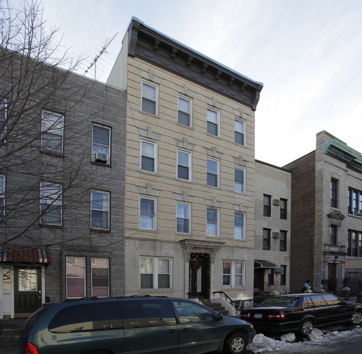 186 N Java St in Brooklyn, NY - Building Photo