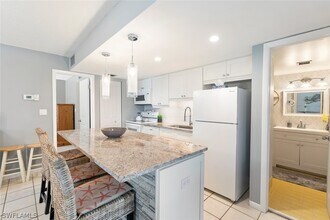 240 Palm Dr in Naples, FL - Building Photo - Building Photo