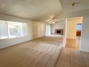 3420 Rancho Sierra St in Bakersfield, CA - Building Photo - Building Photo