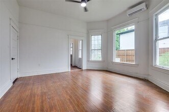 612 W 9th St in Dallas, TX - Building Photo - Building Photo