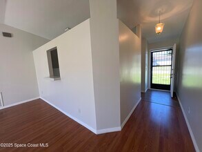 399 Fluvia Ave SE in Palm Bay, FL - Building Photo - Building Photo