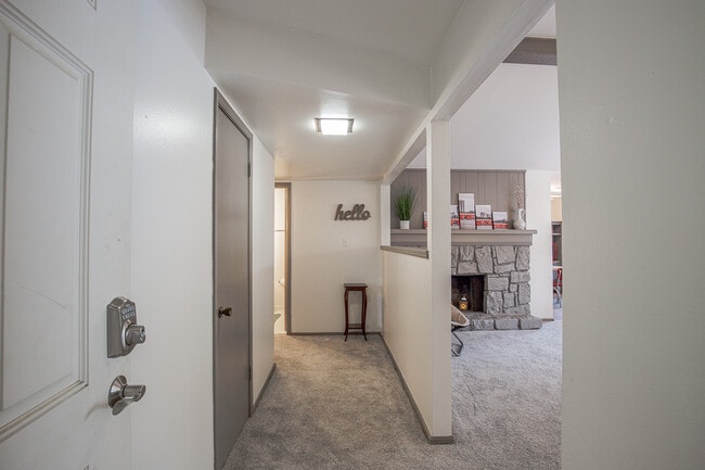 6711 S Richmond Ave, Unit Willow Creek 644 in Tulsa, OK - Foto de edificio - Building Photo