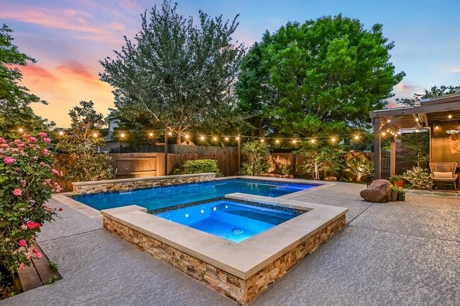 2417 Turtle Mountain Bend in Austin, TX - Building Photo - Building Photo