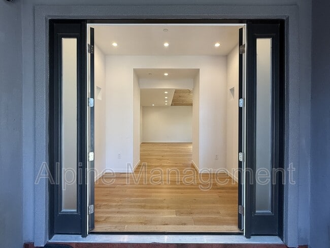 1163 W Iowa Ave in Sunnyvale, CA - Building Photo - Building Photo