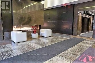 101 Charles St E in Toronto, ON - Building Photo - Building Photo