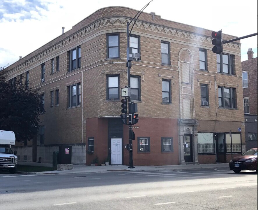 952 N Rockwell St in Chicago, IL - Building Photo