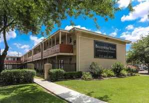 Bellestone Villas Apartments in Houston, TX - Building Photo
