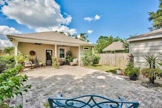 1121 E Maxwell St in Pensacola, FL - Building Photo - Building Photo