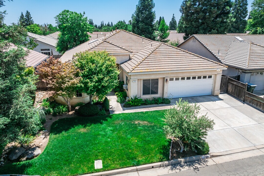 1789 E Ticonderoga Dr in Fresno, CA - Building Photo