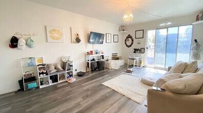 1139 E Ocean Blvd, Unit 1139 in Long Beach, CA - Foto de edificio - Building Photo