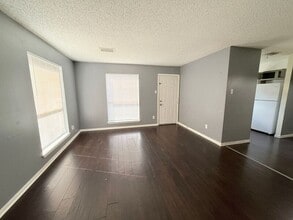 2641 Santa Barbara Dr in Grand Prairie, TX - Building Photo - Building Photo