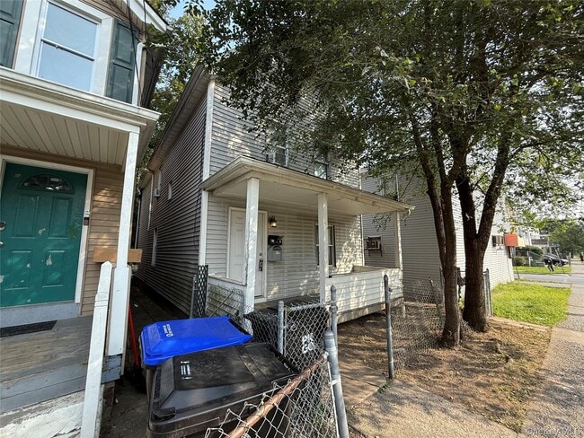 190 Winnikee Ave in Poughkeepsie, NY - Building Photo - Building Photo