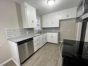 1147 N Poplar St in Wichita, KS - Building Photo - Building Photo