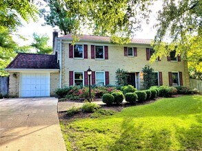 10309 Bells Mill Terrace in Potomac, MD - Building Photo - Building Photo