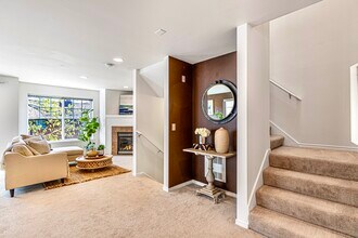 8522 Midvale Ave N in Seattle, WA - Building Photo - Building Photo