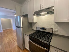 1525 W Estes Ave in Chicago, IL - Building Photo - Building Photo