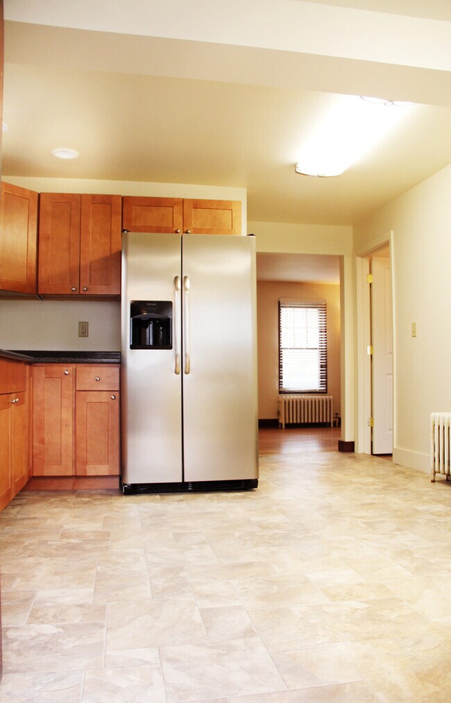 1056 North Ave in Burlington, VT - Building Photo - Building Photo