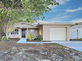 5512 102nd Ave N, Unit 126E in Pinellas Park, FL - Building Photo