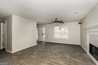 1065 Garrison Ct in Jonesboro, GA - Building Photo - Building Photo