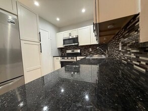 5700 NE 22nd Way, Unit 328 in Fort Lauderdale, FL - Building Photo - Building Photo