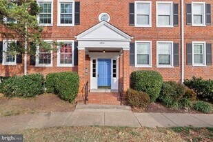 4821 31st St S in Arlington, VA - Building Photo
