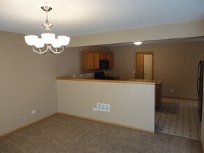 1319 Roth Dr in Joliet, IL - Building Photo - Building Photo