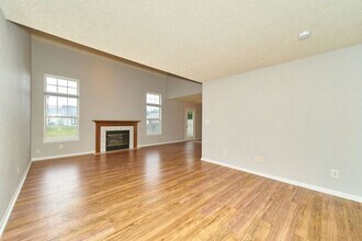 8133 Maple Stream Ln in Indianapolis, IN - Building Photo - Building Photo