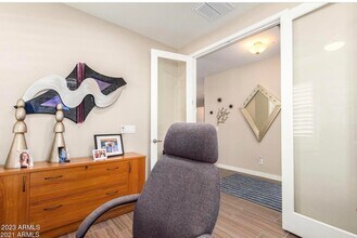 9001 E San Victor Dr, Unit 1007 in Scottsdale, AZ - Foto de edificio - Building Photo