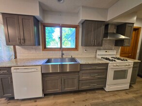 7317 Kyle Ave N in Minneapolis, MN - Building Photo - Building Photo