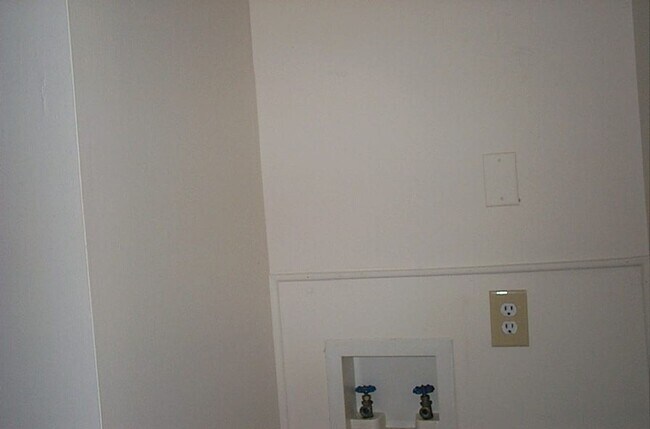 property at 902 Verdant Dr