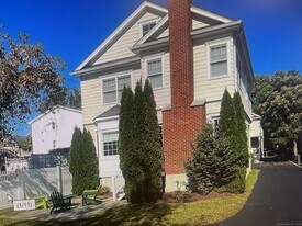 876 Oldfield Road in Fairfield, CT - Building Photo