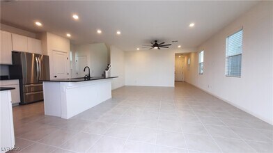 9084 Marigold Crk St in Enterprise, NV - Foto de edificio - Building Photo