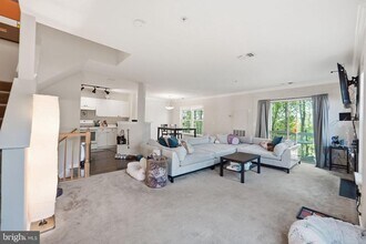 12796 Fair Briar Ln in Fairfax, VA - Building Photo - Building Photo