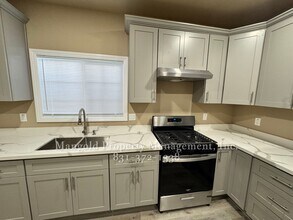 1317 Manzano Way in Salinas, CA - Building Photo - Building Photo