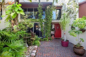 10449 SW 78th St in Miami, FL - Building Photo - Building Photo